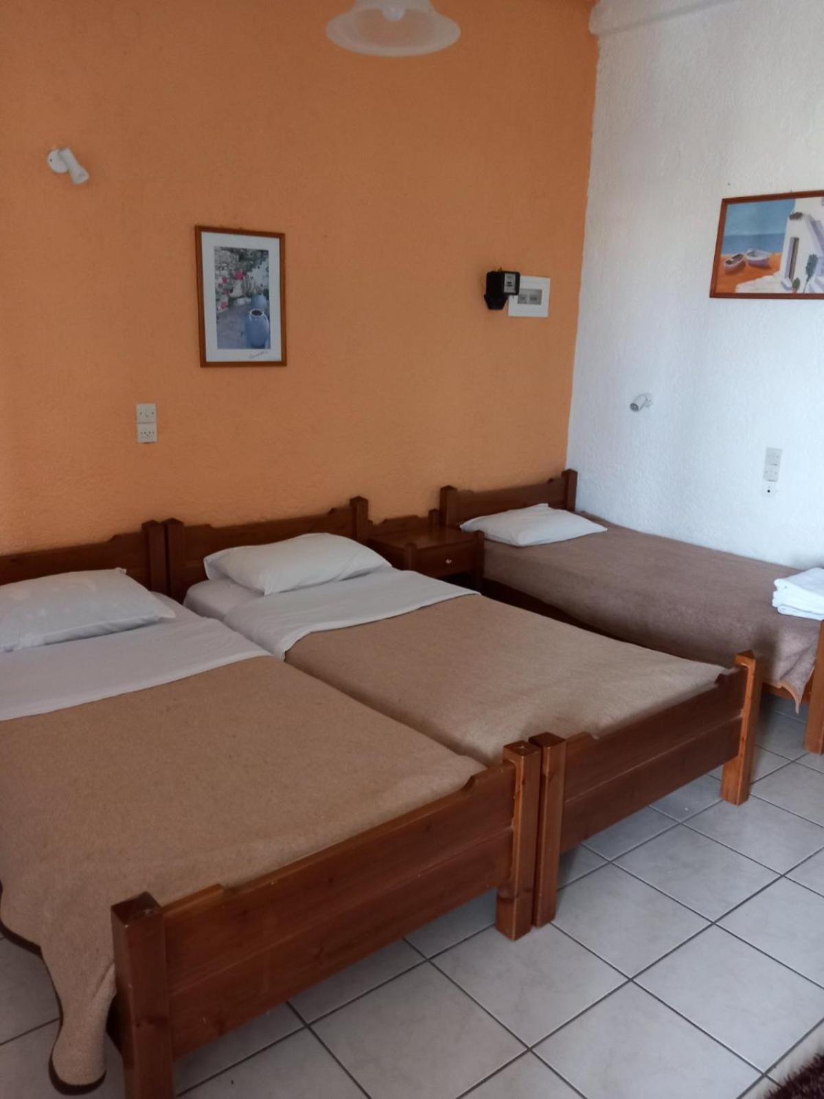 Antikristo Rooms Karteros Exterior photo