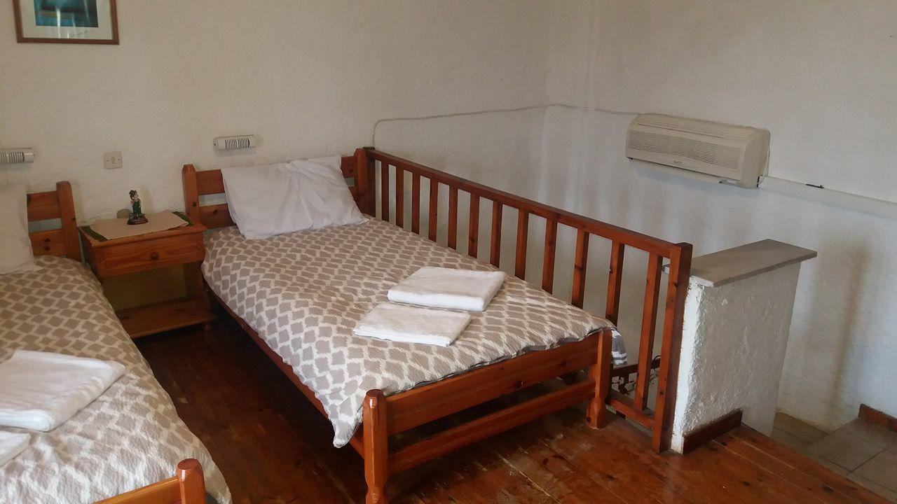 Antikristo Rooms Karteros Exterior photo