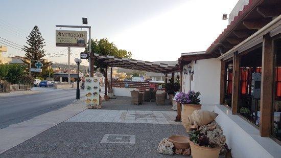 Antikristo Rooms Karteros Exterior photo