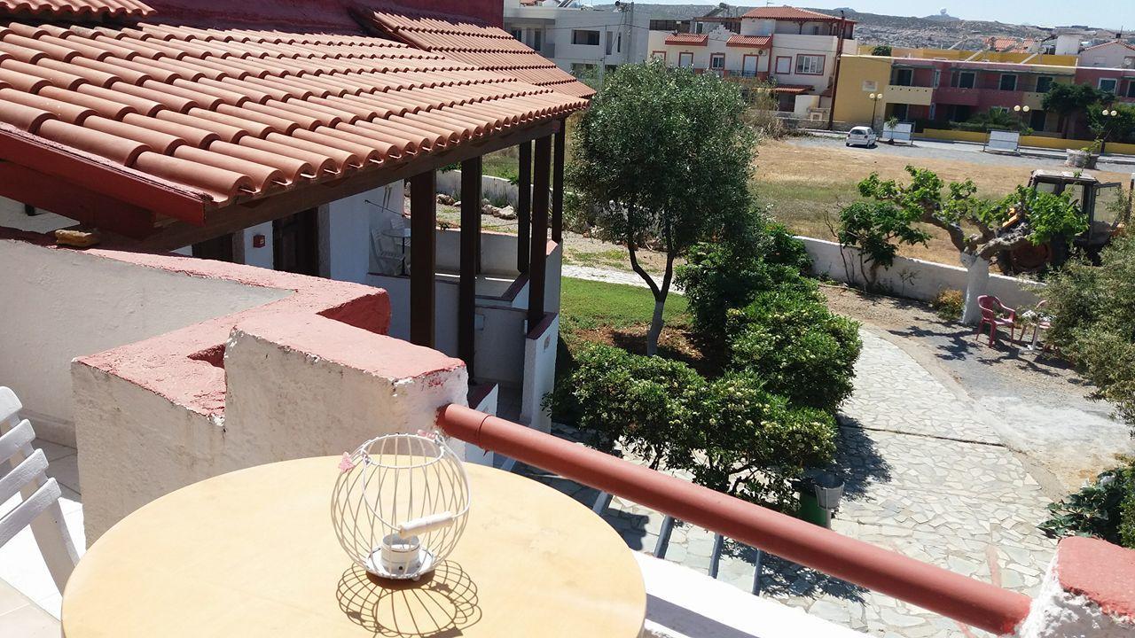 Antikristo Rooms Karteros Exterior photo